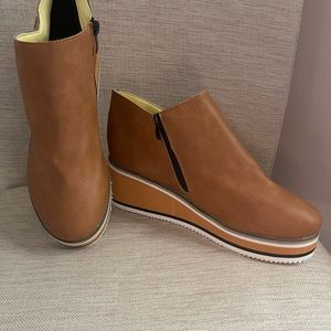 Brand new boots..size 10